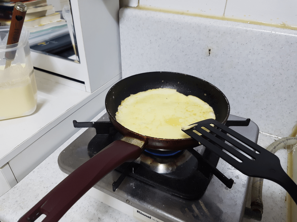 Making pancakes 🥞