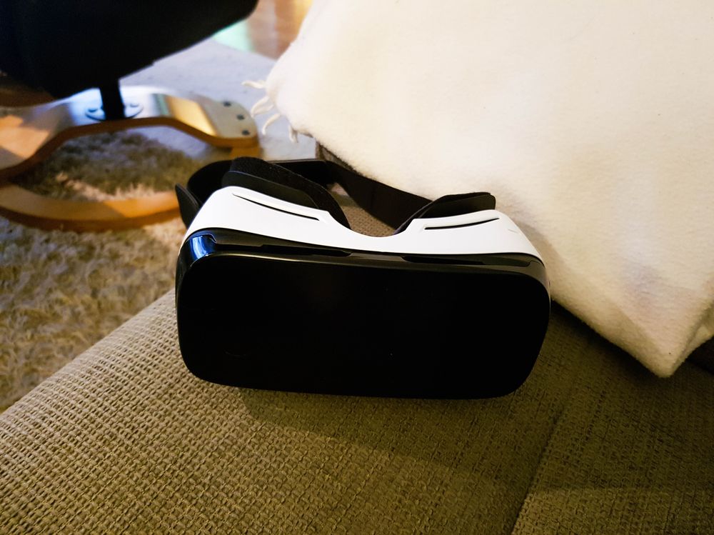 VR headset