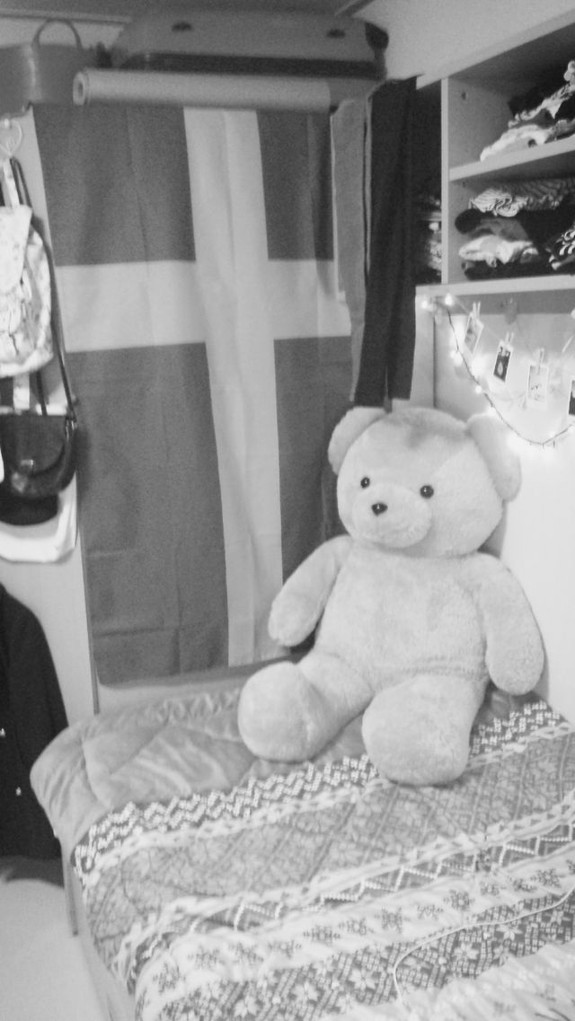 My side of the&nbsp;room